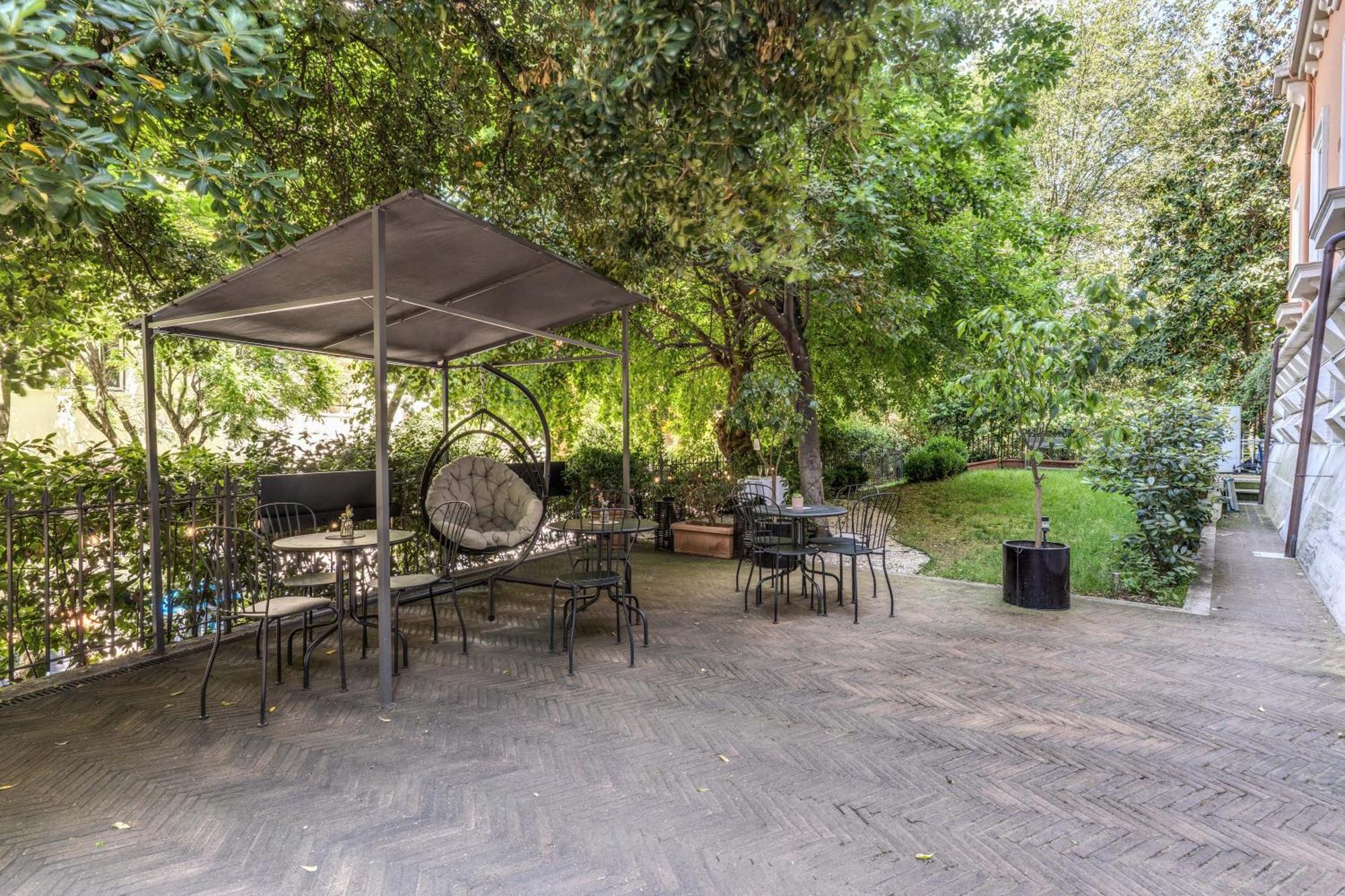 Mangili Garden Hotel 3*